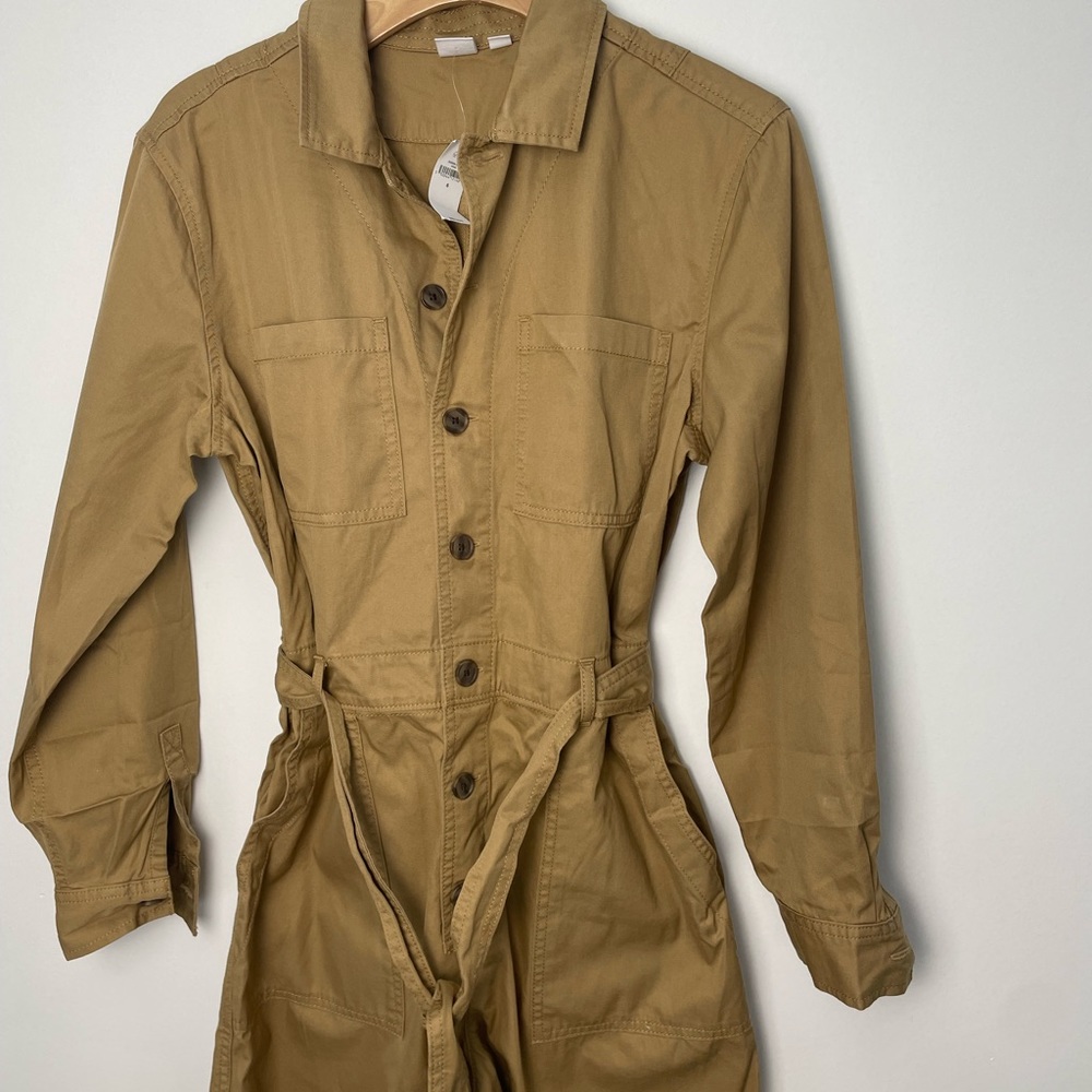 NWT GAP khaki long Sleeve Utility Jumpsuit (shorts for legs)